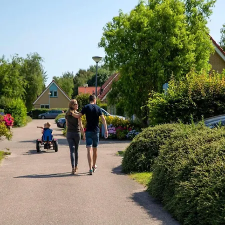 House With Dishwasher, 19 Km From Hoorn Ferienhaus *